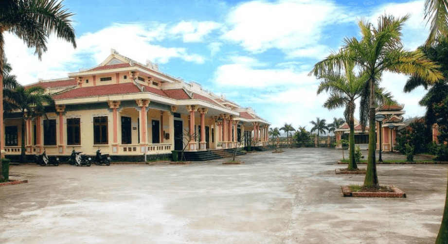 Khuôn viên bên trong Nhà tang lễ Đông Anh