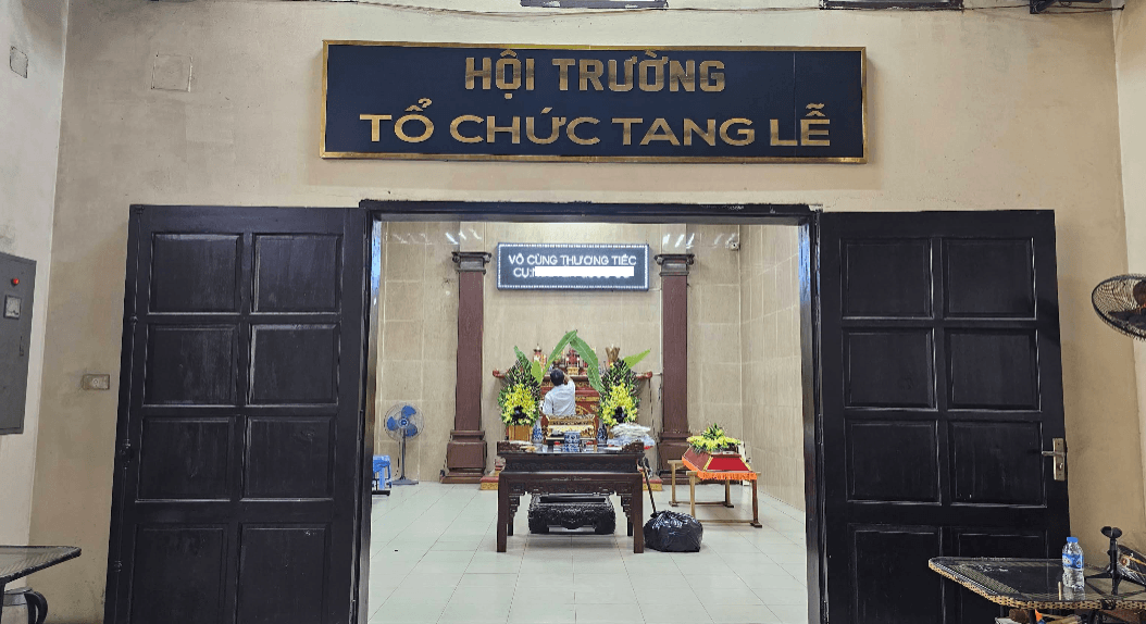 Khuôn viên nhà tang lễ Bệnh viện Đống Đa nằm trong khu trung tâm Hà Nội