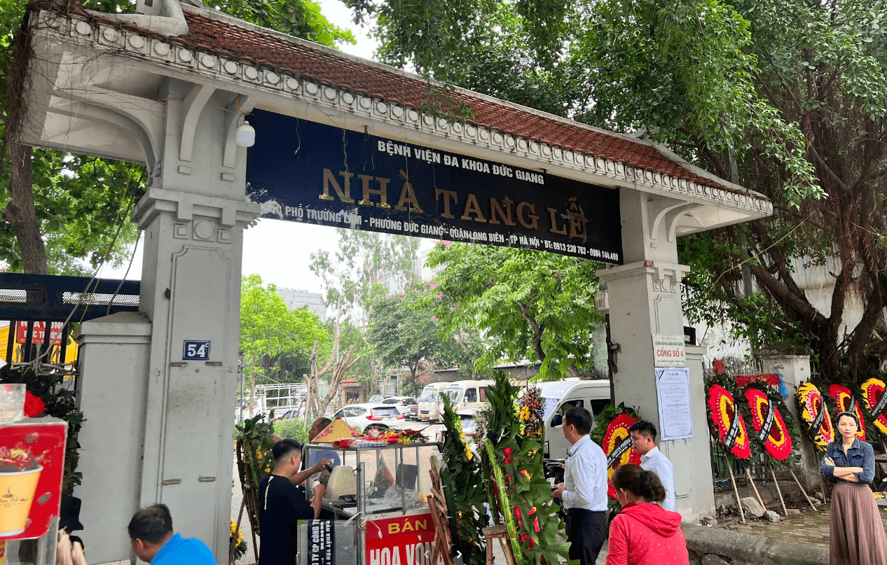 Mặt tiền Nhà tang lễ Đức Giang ở khu vực Long Biên, Hà Nội