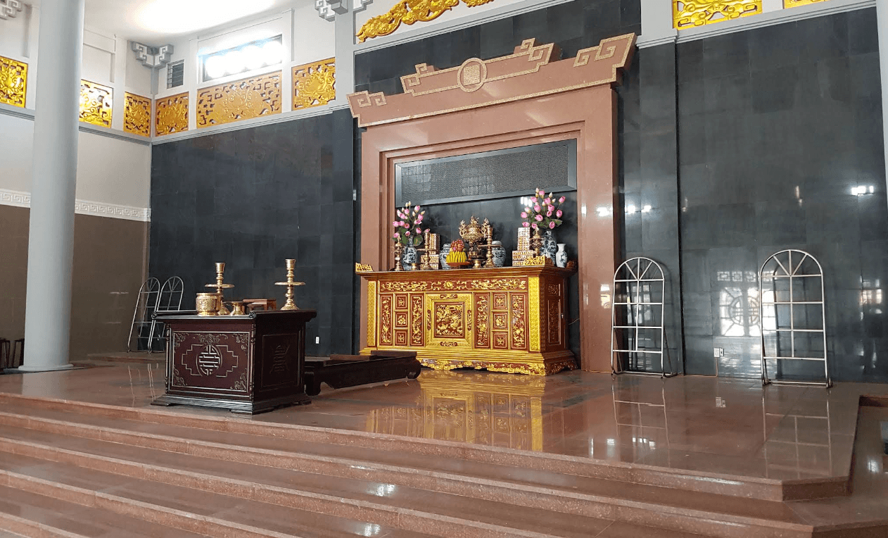 Khuôn viên Nhà tang lễ Bệnh viện E tại khu Nghĩa Tân, quận Cầu Giấy, Hà Nội