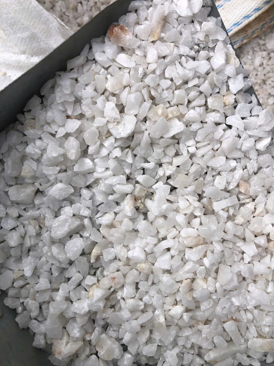 Đá thạch anh trắng chèn cốt